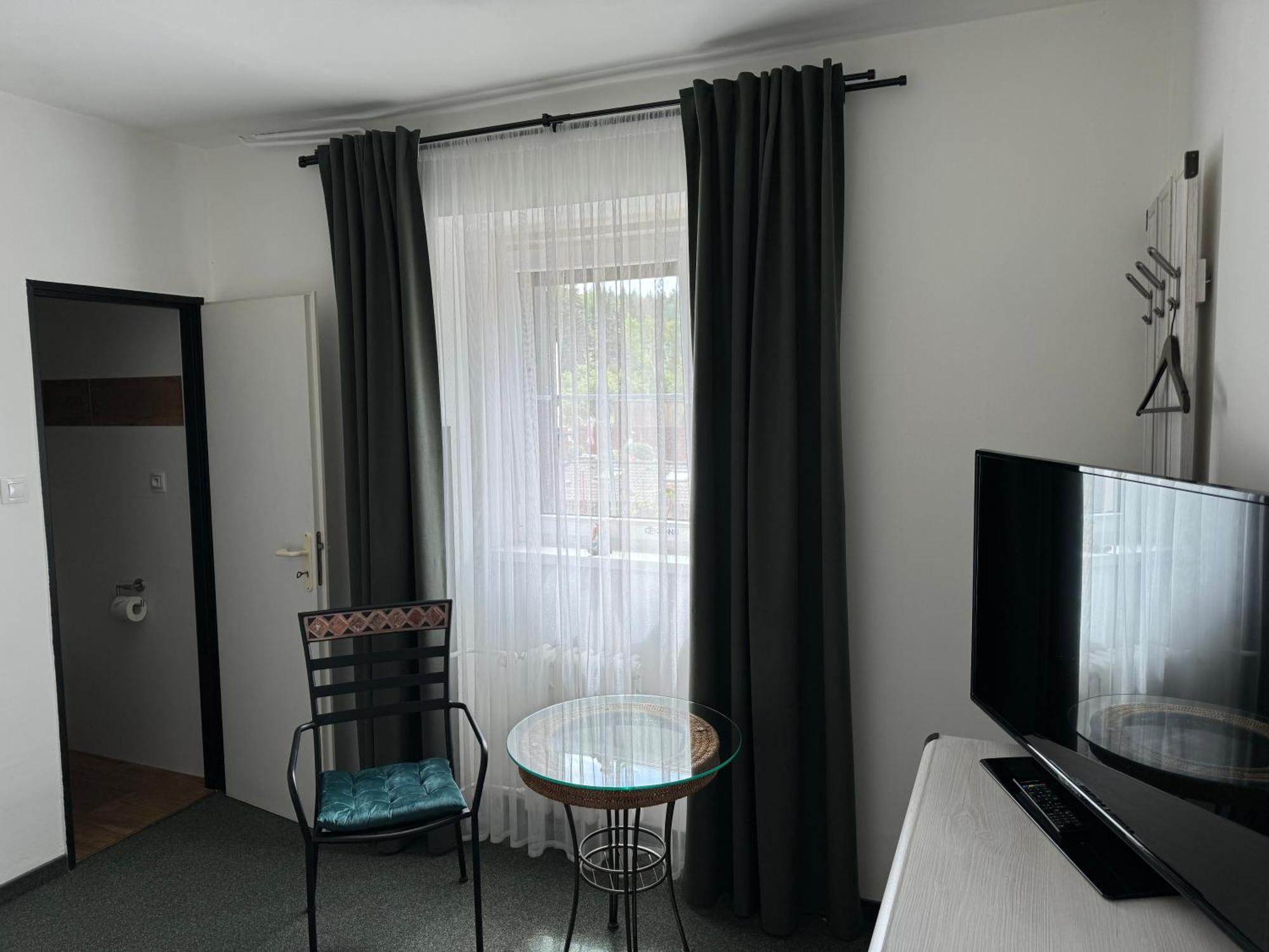 Pension U Draka Карловы Вары Экстерьер фото